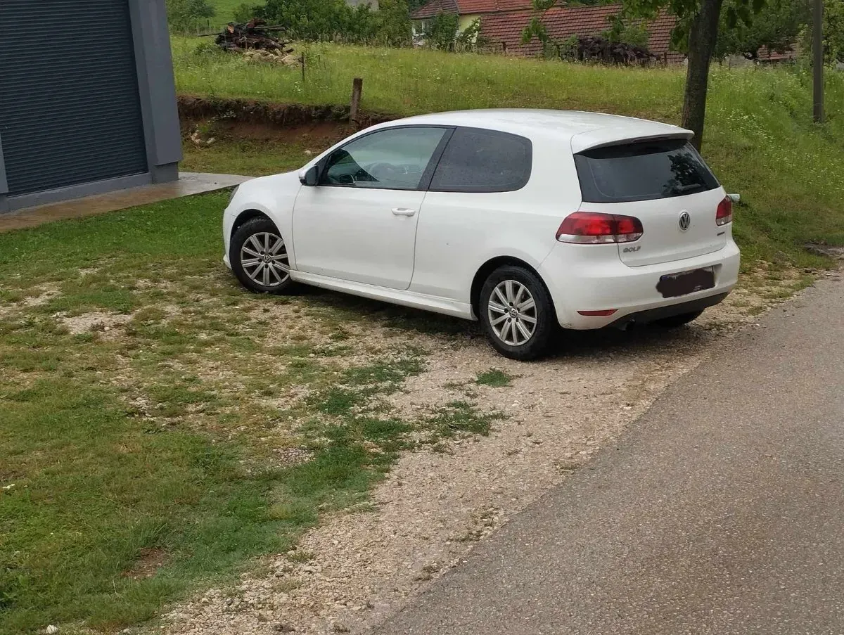 Volkswagen Golf 2012 photo 3
