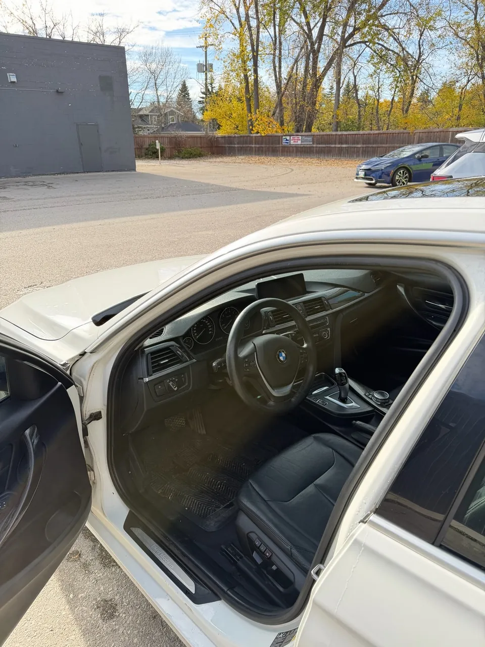 BMW 320I 2014 photo 4