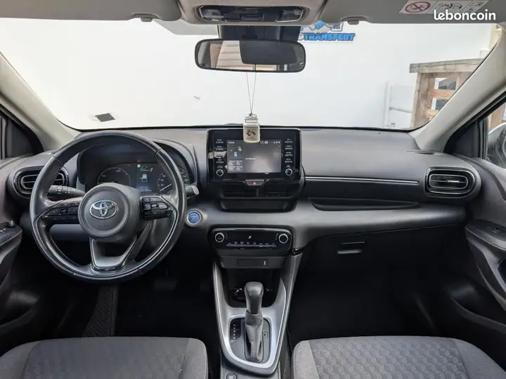 Toyota Yaris 2023 photo 5