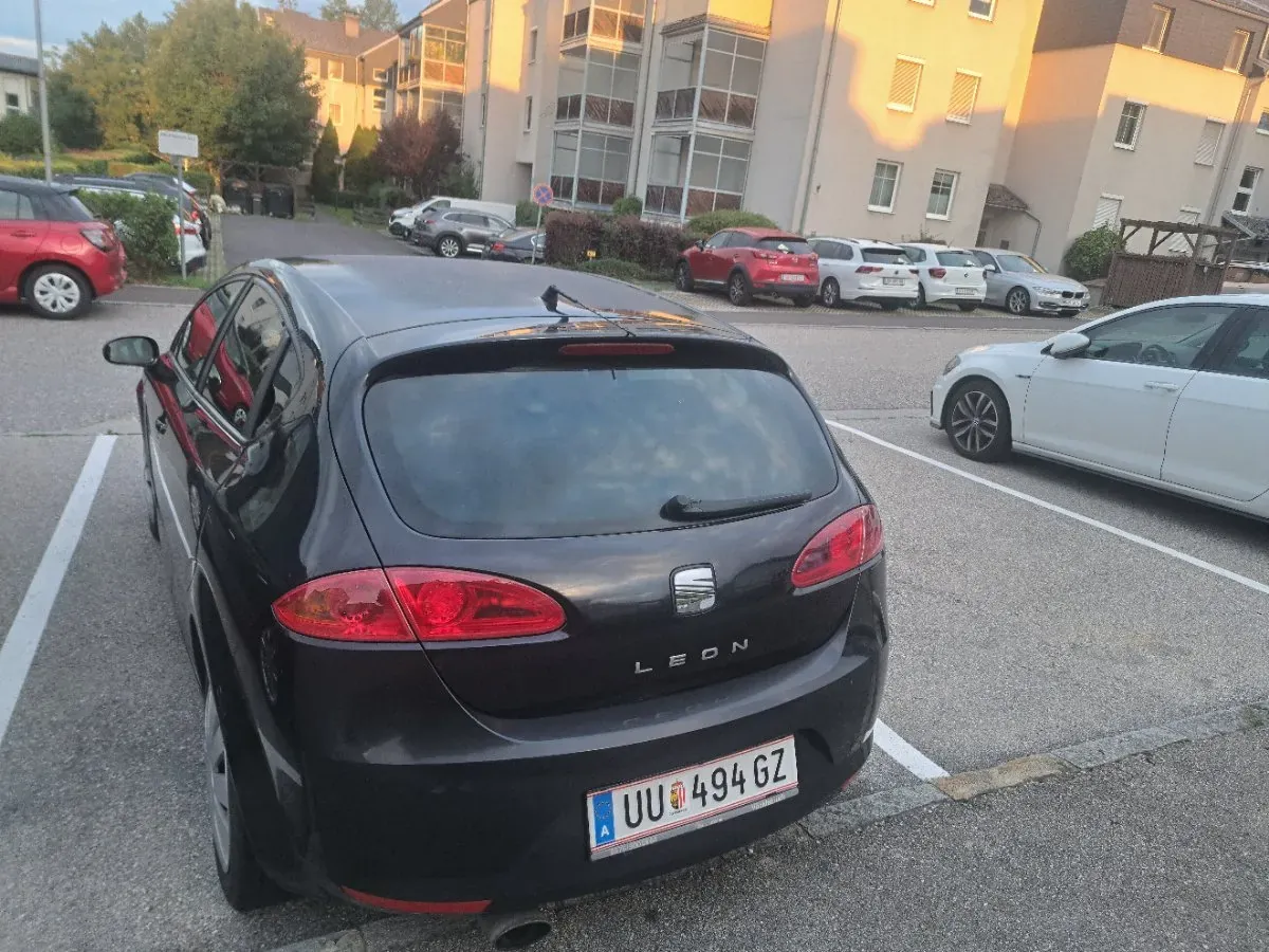 Seat Leon 2006 photo 2