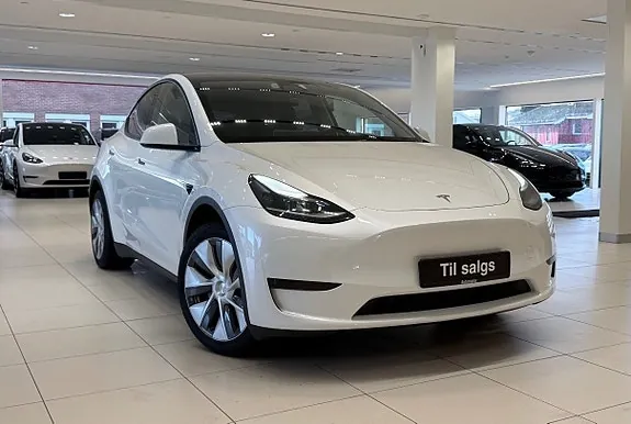 Tesla Model Y 2023 photo 2