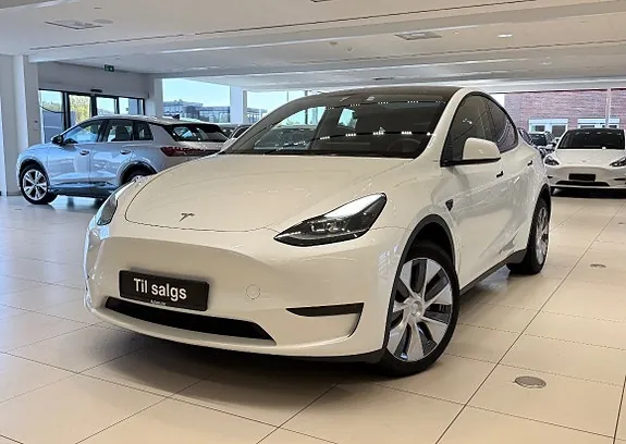 Tesla Model Y 2023 photo 4