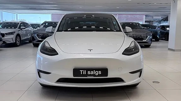 Tesla Model Y 2023 photo 3