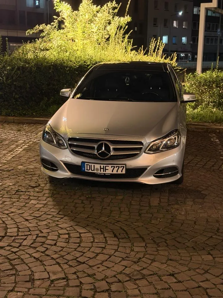 Mercedes-Benz 220