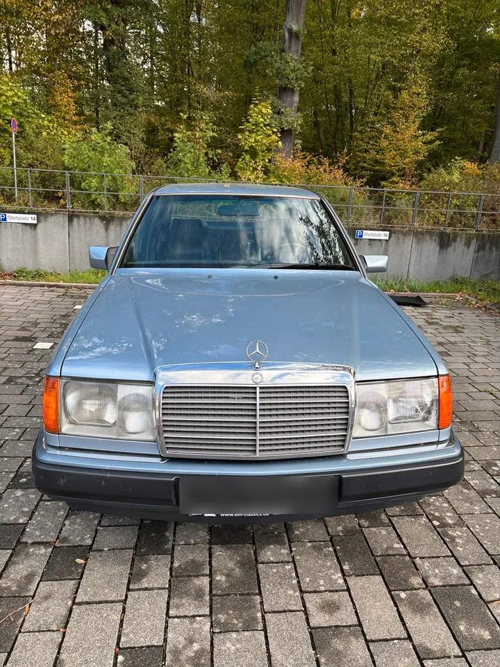Mercedes-Benz W124