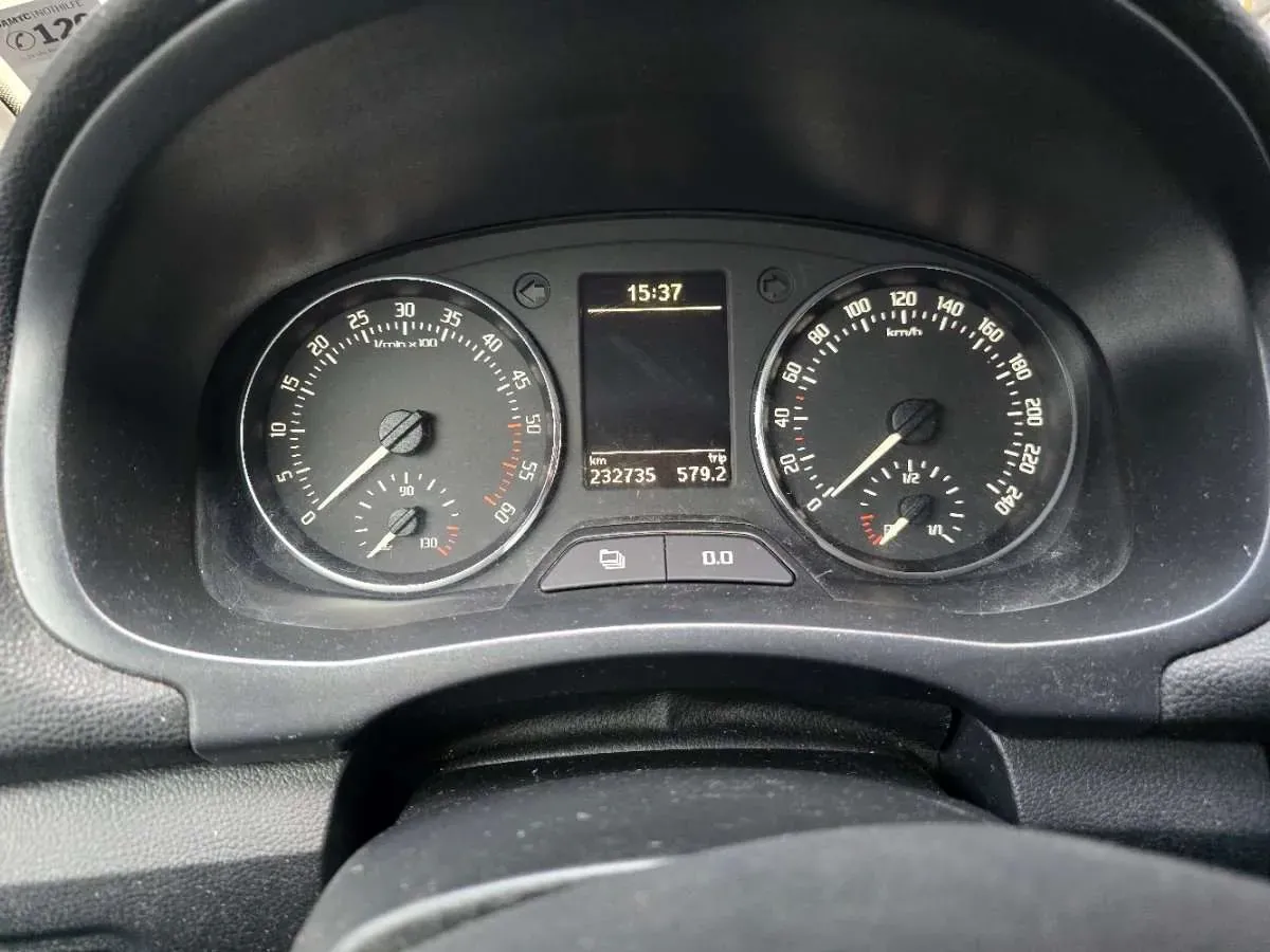 Skoda Fabia 2010 photo 3