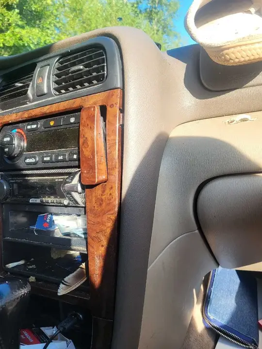 Subaru Outback 2001 photo 2