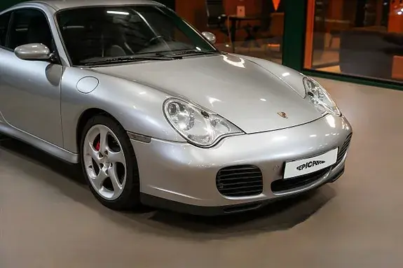 Porsche 911 Carrera 2004 photo 2