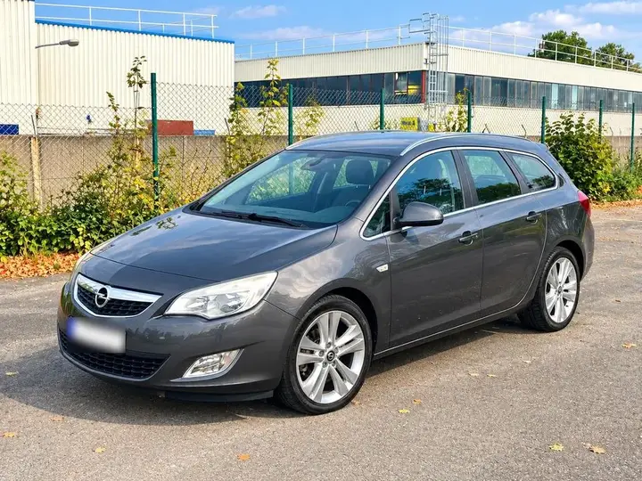 Opel Astra J