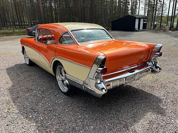 Buick Special 1957 photo 2