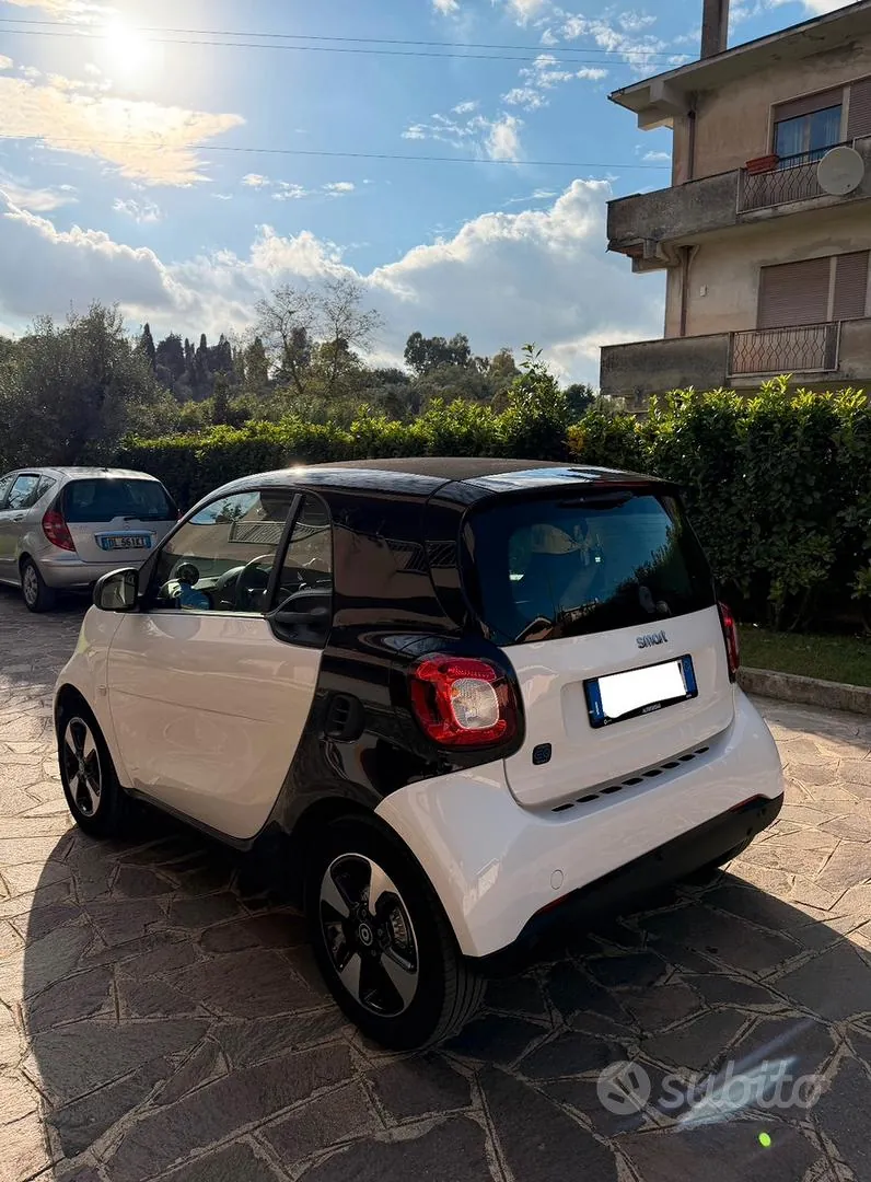 Smart Fortwo 2024 photo 2