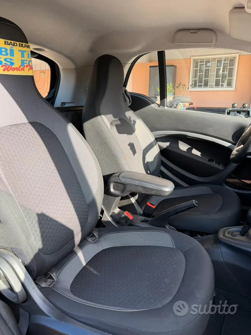 Smart Fortwo 2024 photo 4