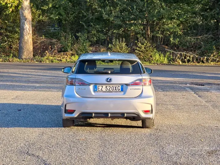 Lexus Ct 200H 2015 photo 5