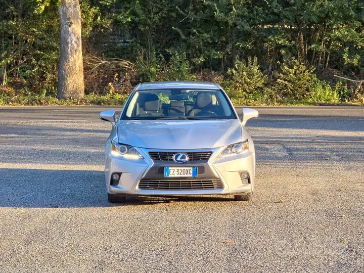 Lexus Ct 200H 2015 photo 2