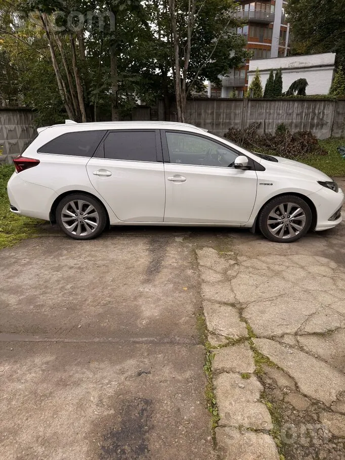 Toyota Auris 2016 photo 3