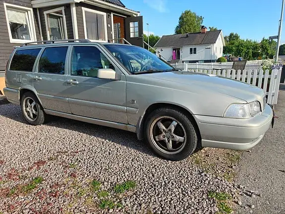 Volvo V70 2000 photo 2