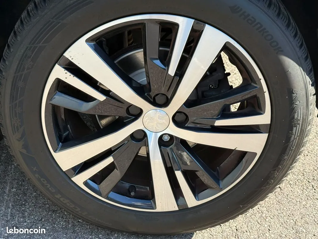 Peugeot 3008 2019 photo 3