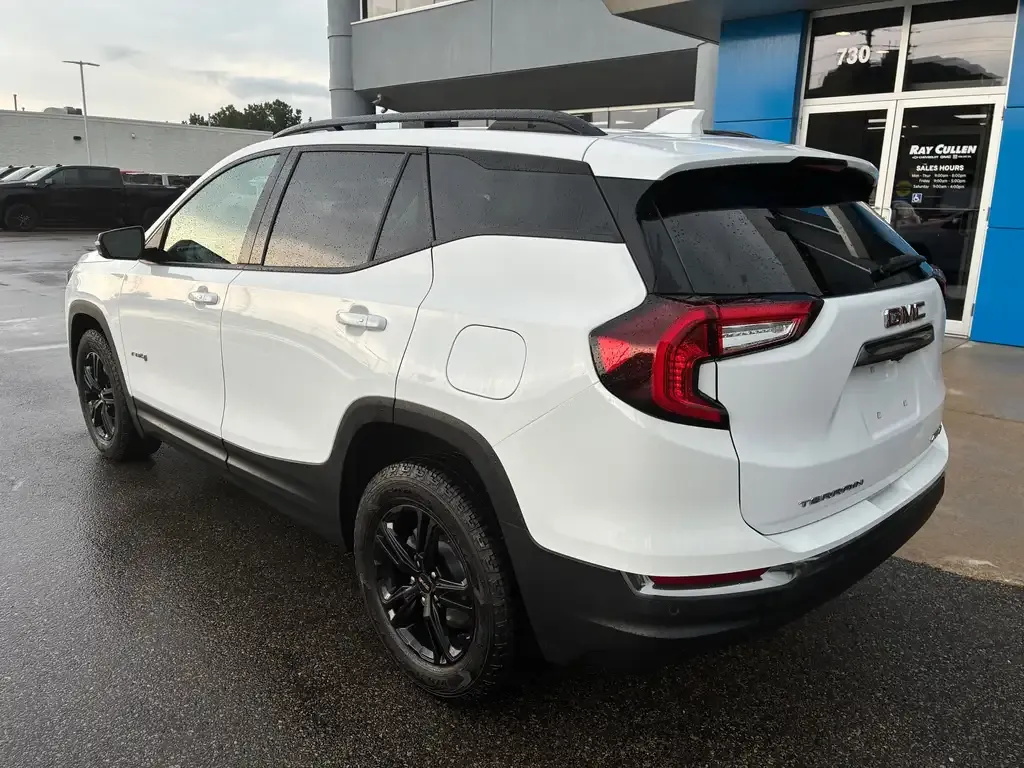 GMC Terrain 2024 photo 3
