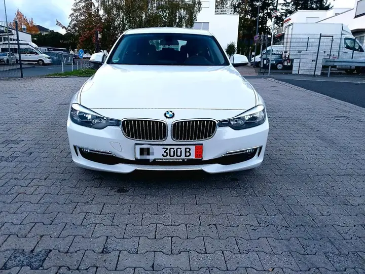 BMW F30