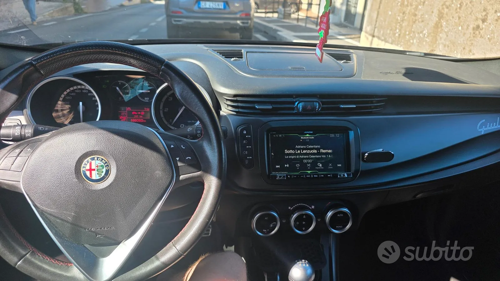 Alfa Romeo Giulietta 2014 photo 3