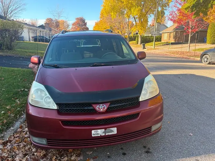 Toyota Sienna 2005 photo 3