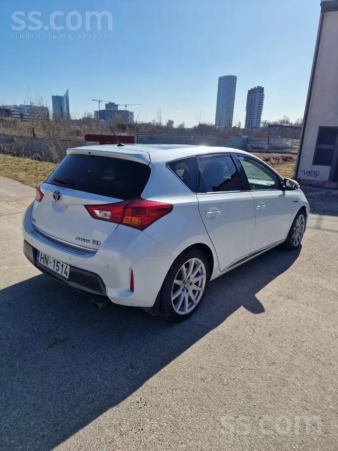 Toyota Auris 2013 photo 4