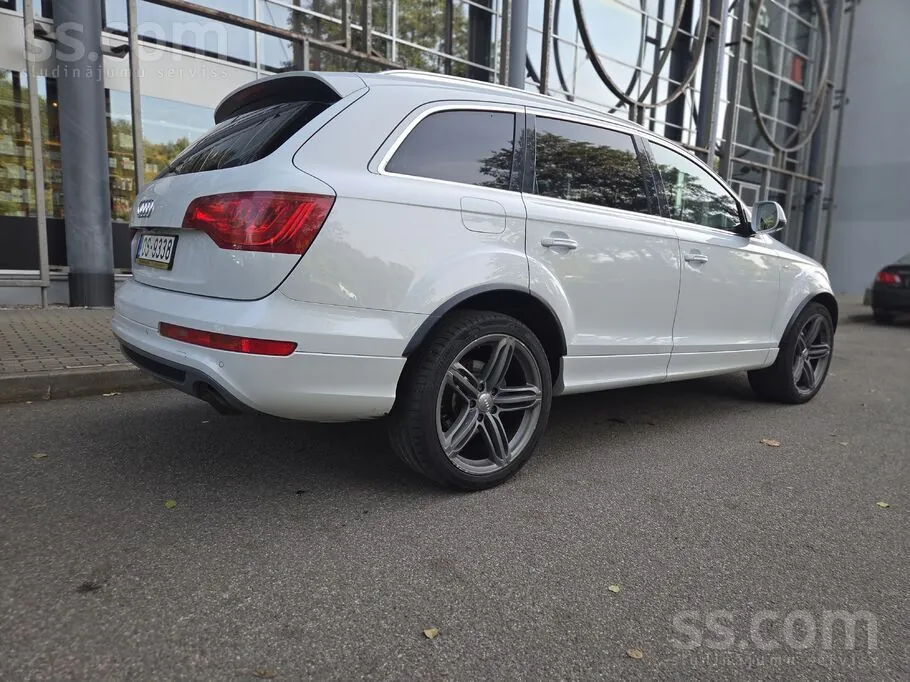 Audi Q7 2011 photo 4