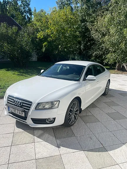 Audi A5 2011 photo 2