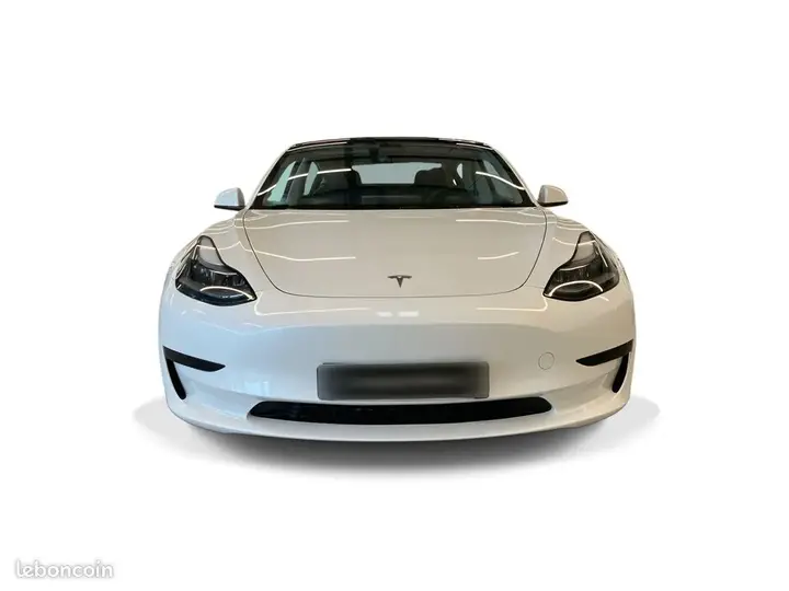 Tesla Model 3 2023 photo 2