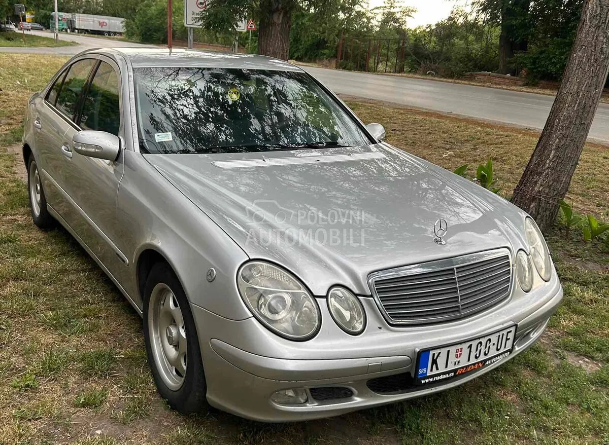 Mercedes-Benz E 220 2003 photo 2