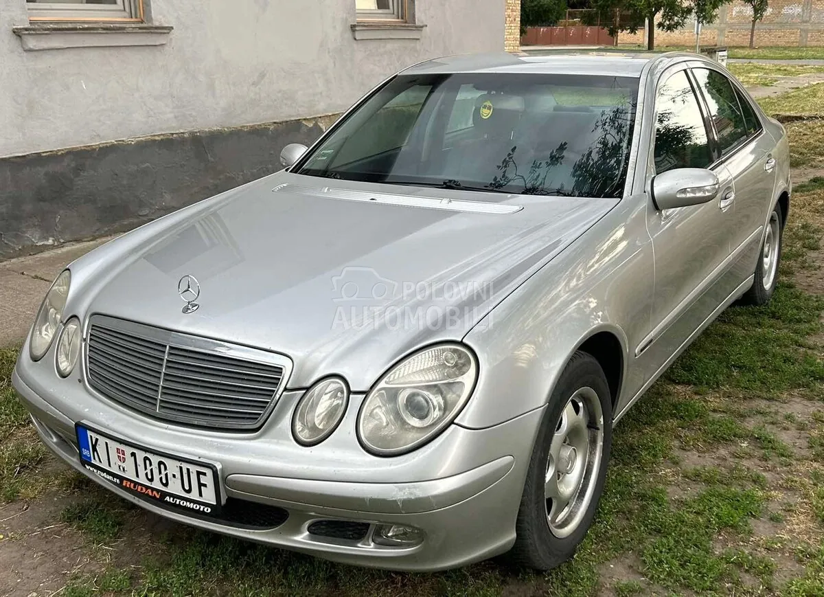 Mercedes-Benz E 220 2003 photo 3