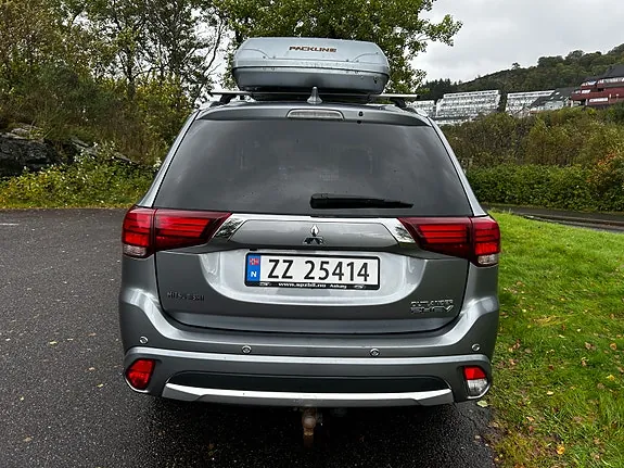 Mitsubishi Outlander 2017 photo 2