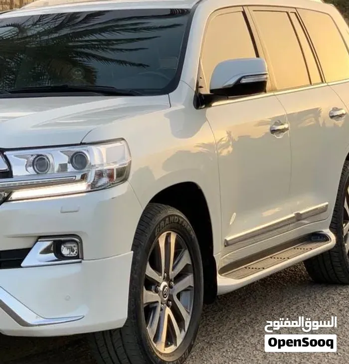 Toyota Land Cruiser 2017 photo 3