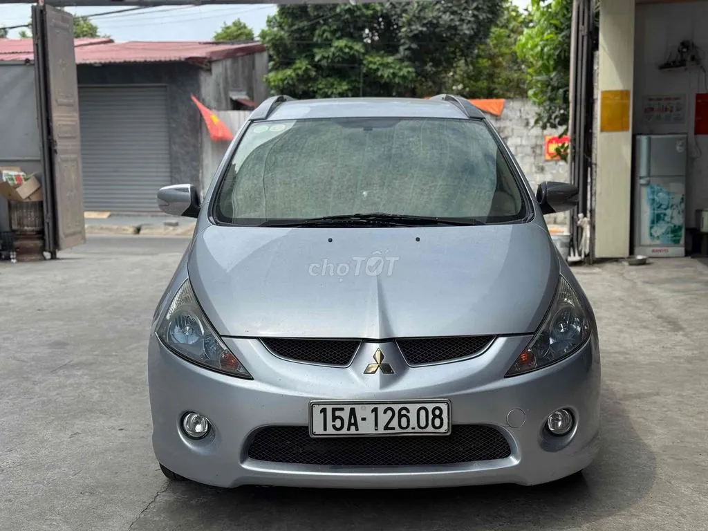 Mitsubishi Grandis 2008 photo 5