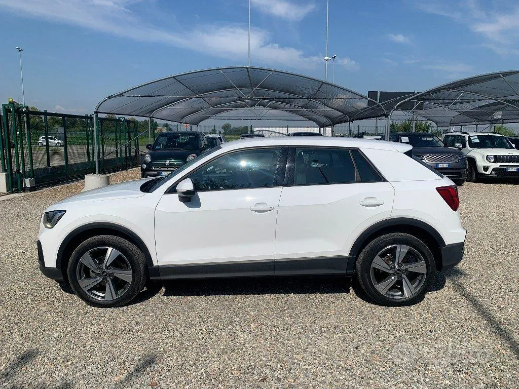 Audi Q2 2021 photo 2