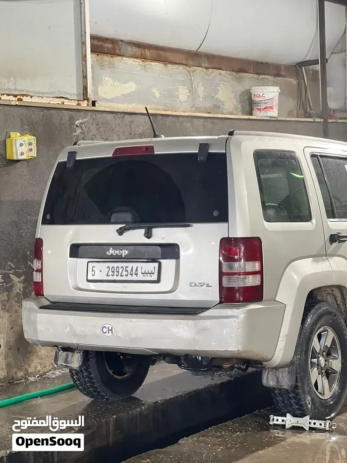 Jeep Liberty 2009 photo 2