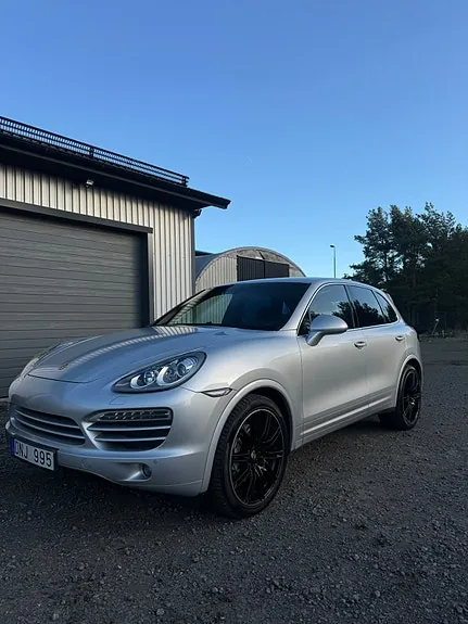 Porsche Cayenne S 2012 photo 2
