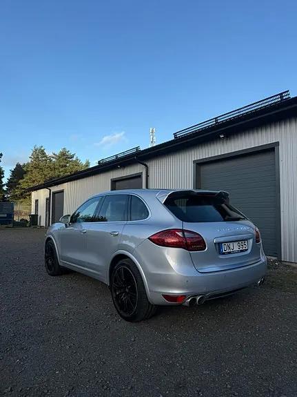 Porsche Cayenne S 2012 photo 3