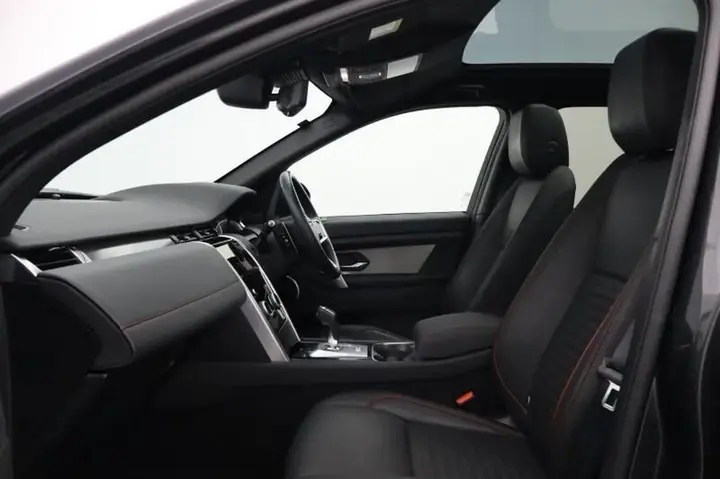 Land Rover Discovery Sport 2023 photo 4