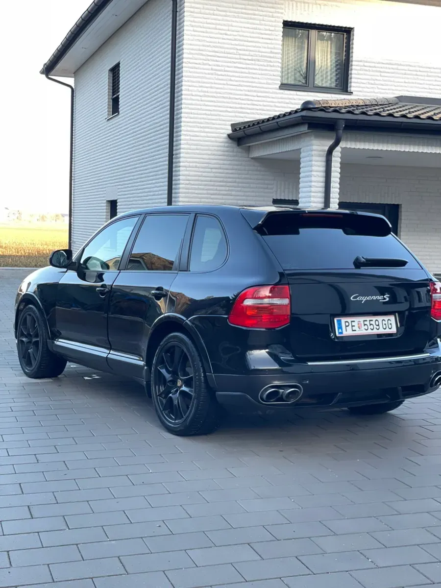 Porsche Cayenne 2009 photo 2