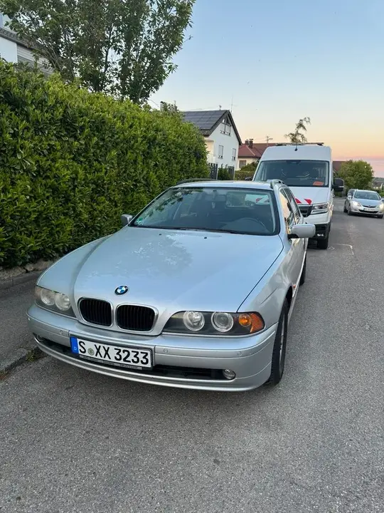 BMW 520I