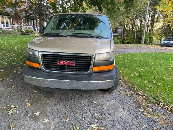 GMC Savana