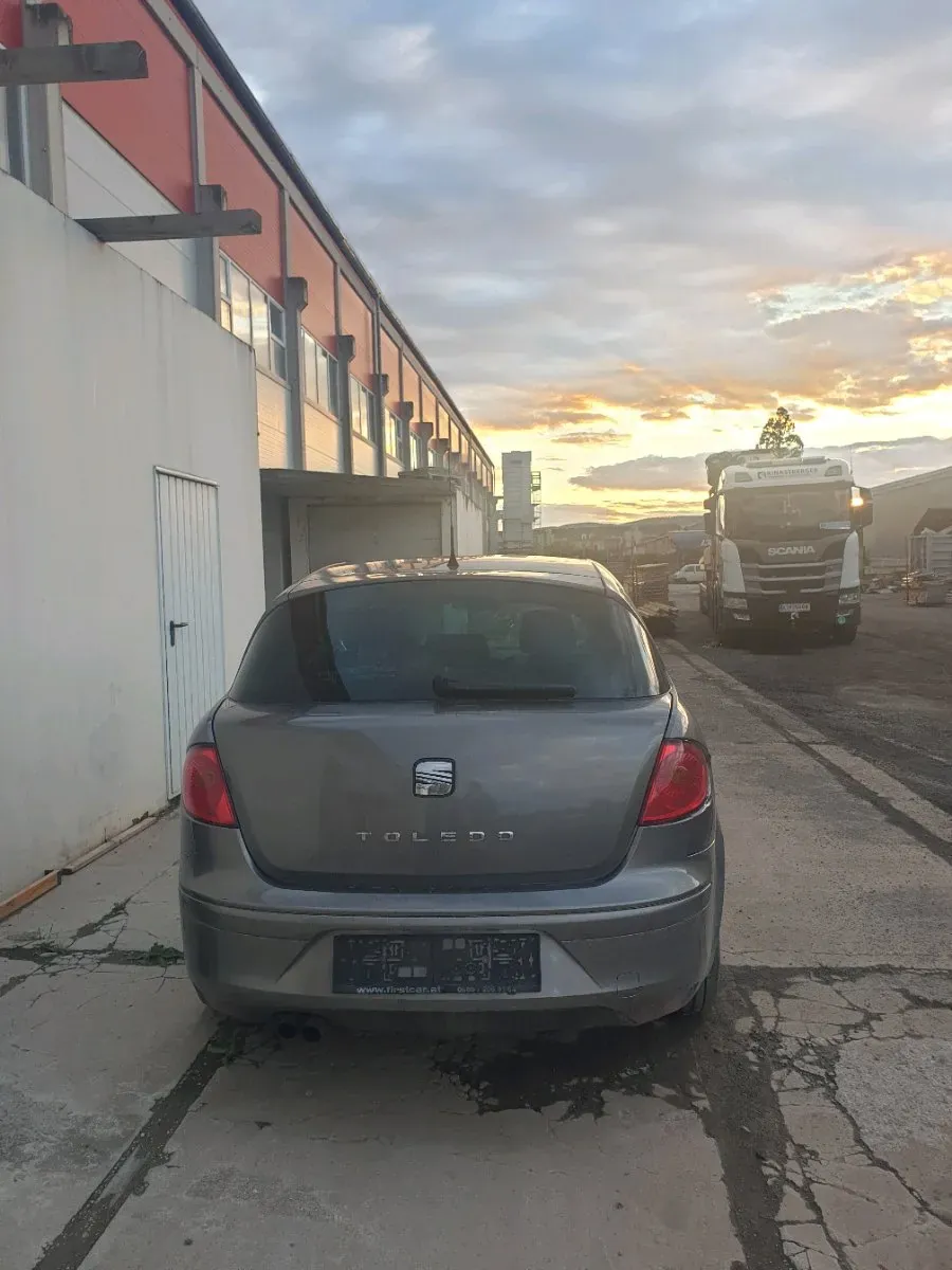 Seat Toledo 2005 photo 3