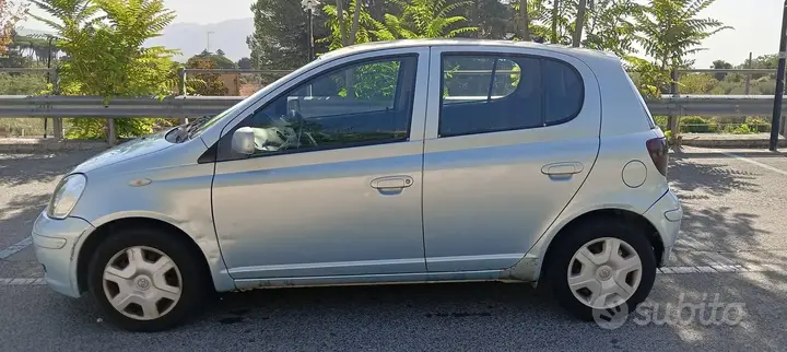 Toyota Yaris 2004 photo 3
