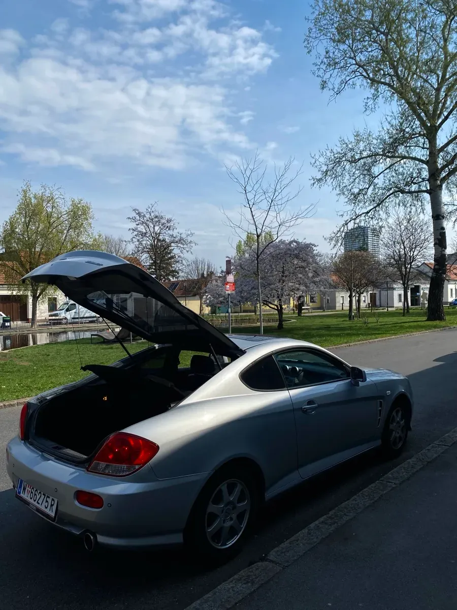 Hyundai Tiburon 2005 photo 3