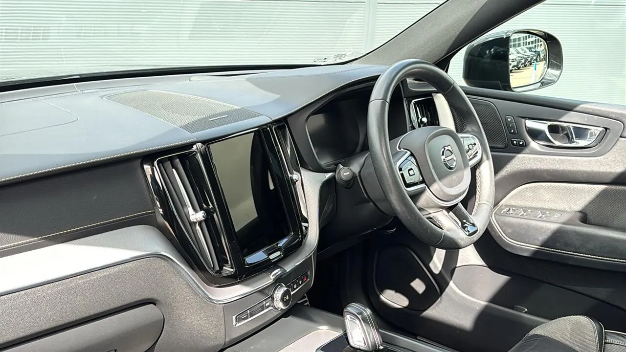 Volvo Xc60 2021 photo 2