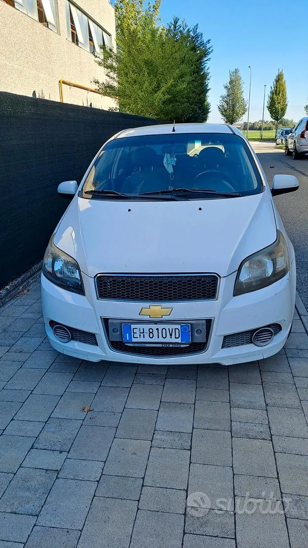 Chevrolet Aveo 2011 photo 2