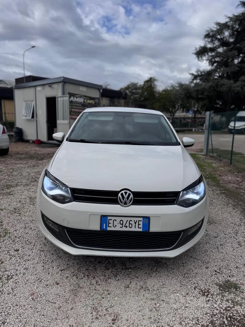 Volkswagen Polo 2011 photo 2