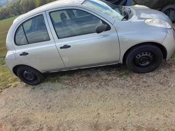 Nissan Micra 2003 photo 2