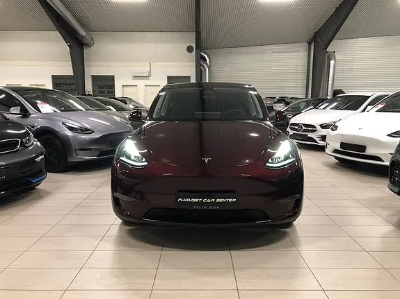 Tesla Model Y 2024 photo 3